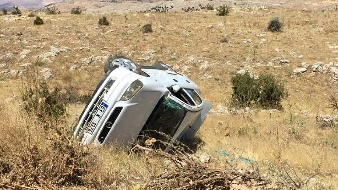 'Otomobil şarampole yuvarlandı: 3 Yaralı'