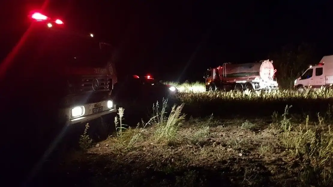 'Onlarca dönümlük alanda yangın'