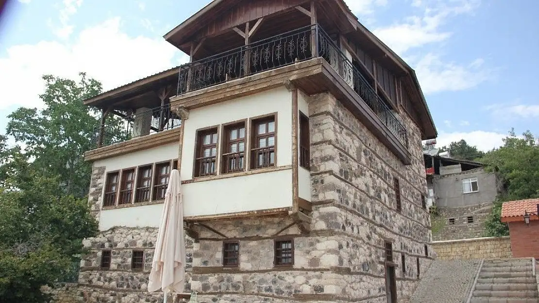 'Tarihi konaklara ziyaretçi akını'