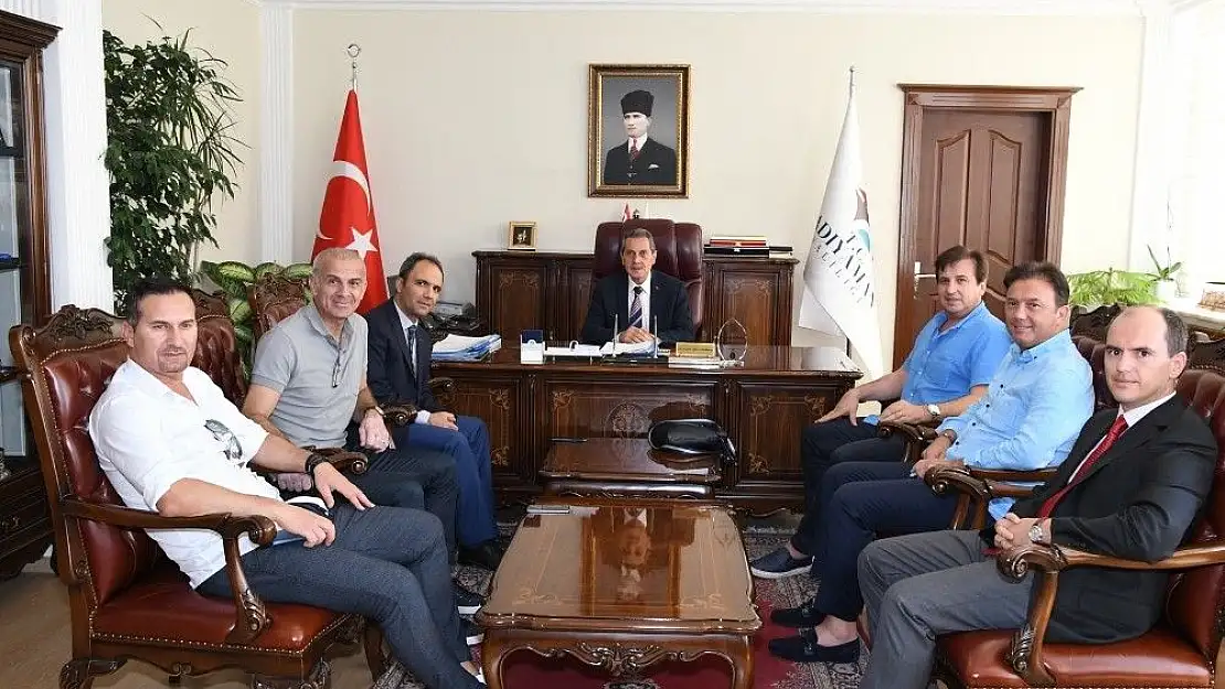 'Futbolun efsane isimlerinden Vali Kalkancı´ya ziyaret'