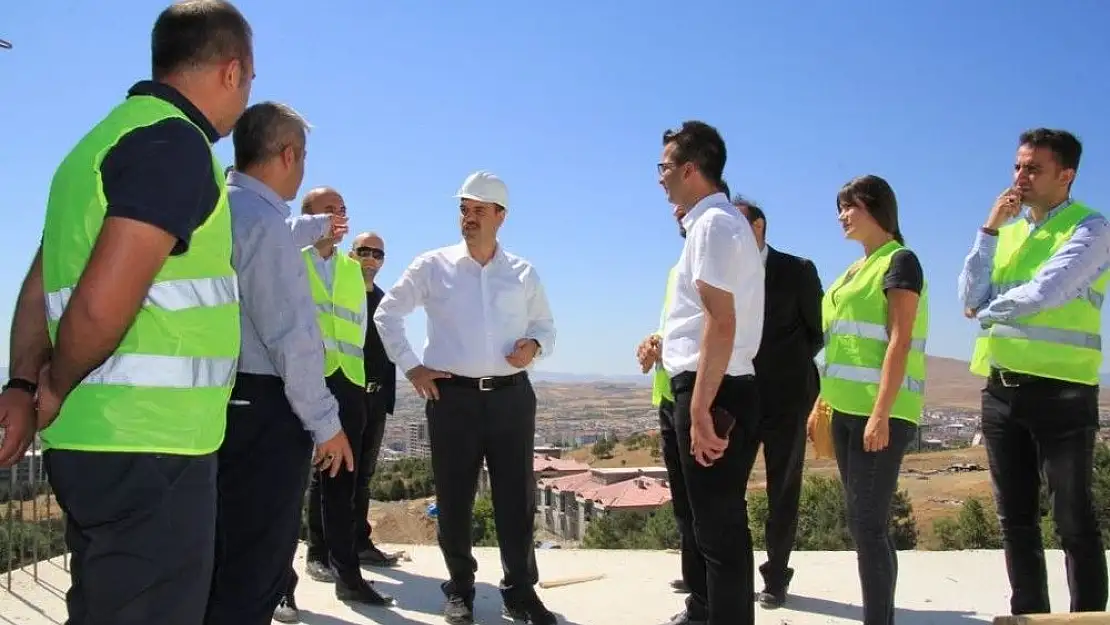 'Vali Kaldırım,İpek Yolu Projesiyle ilgili çalışmaları inceledi'