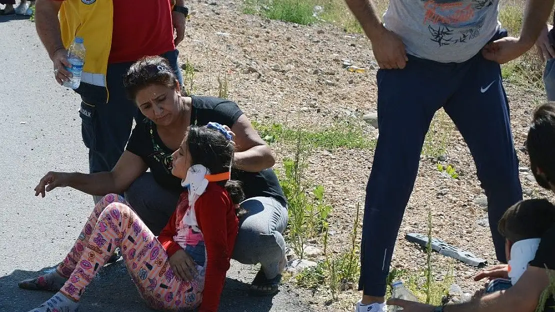 'Sivas´ta hafif ticari araç ile otomobil çarpıştı: 6 yaralı'