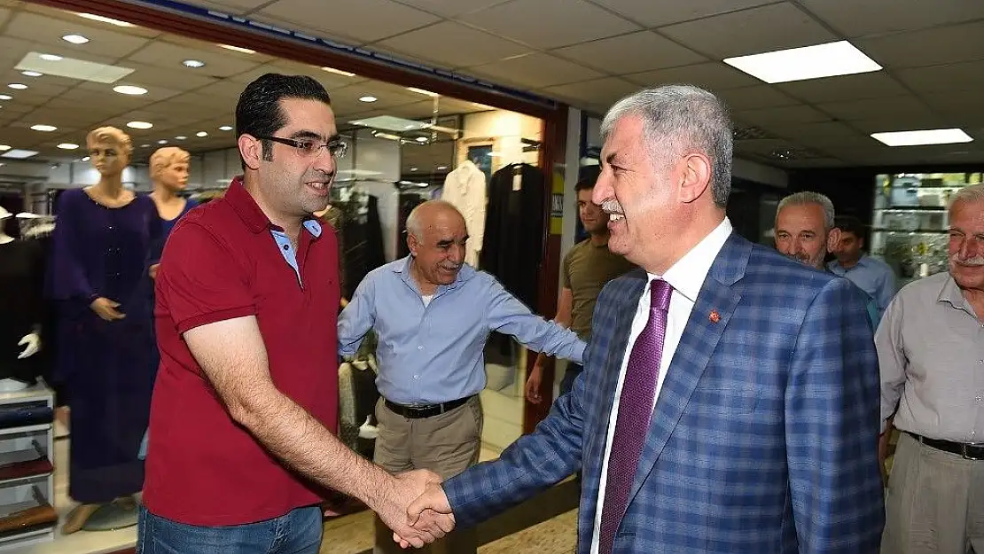 'Başkan Polat kapalı çarşı esnaflarıyla bir araya geldi'