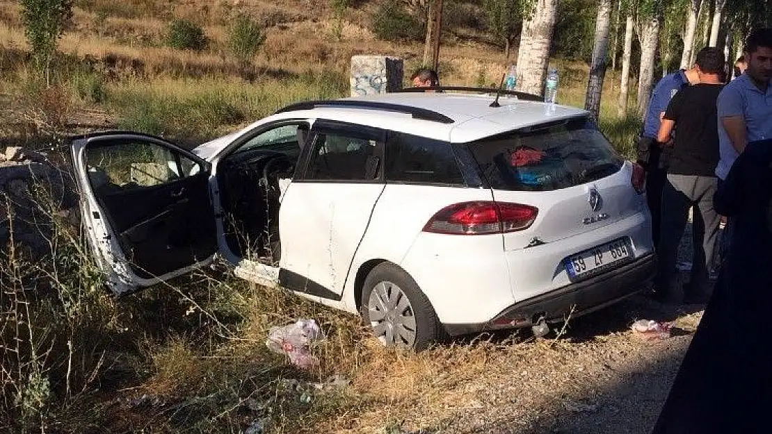 'Bayram tatiline giden aile kaza yaptı: 6 yaralı'
