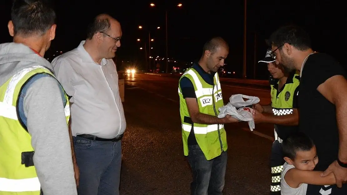 'Çocuklardan hatalı araç kullanan ailelerine kırmızı düdük'