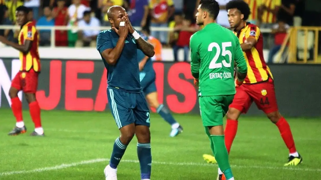 'Spor Toto Süper Lig: Evkur Yeni Malatyaspor: 0 - Fenerbahçe: 0 (İlk yarı)'