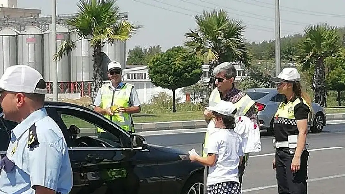 'Kahramanmaraş´ta çocuklar trafik polisi oldu'