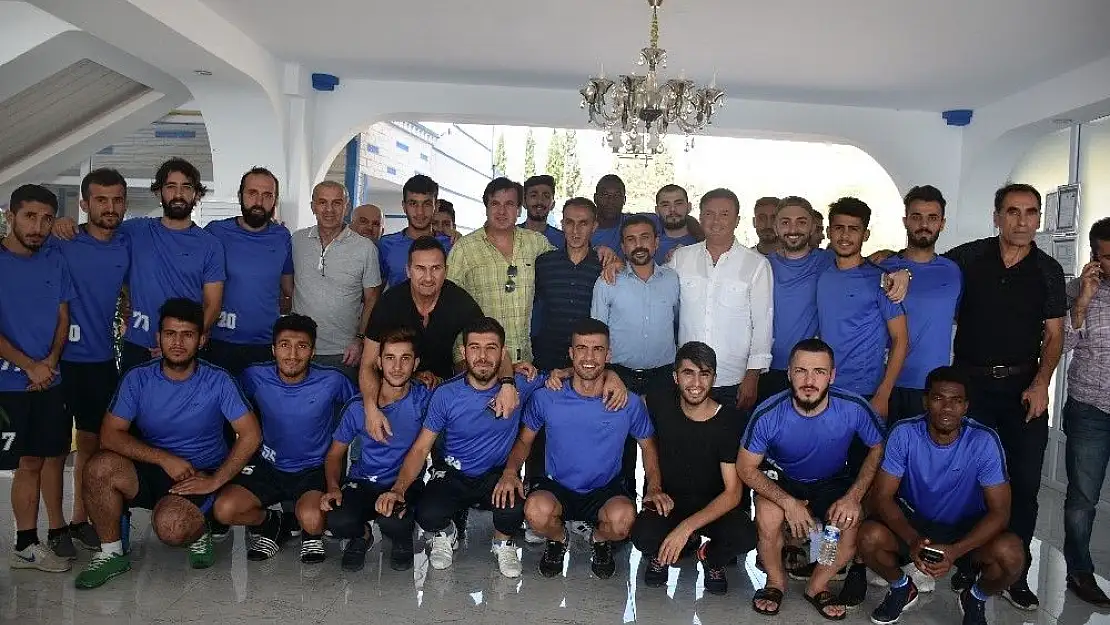 'Ünlü futbolcular Kahta´da'
