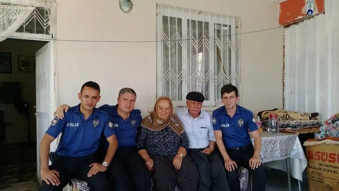 'Polisler şehidin ailesi ile bir araya geldi'