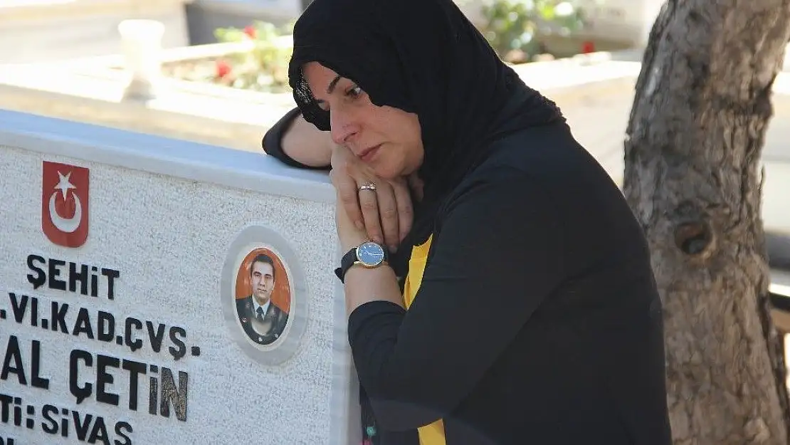 'Şehitlikte hüzünlü arefe'