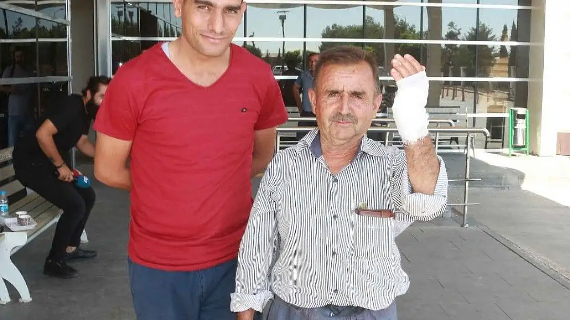 'Acemi kasaplar kurbanlık yerine kendilerini kesti'
