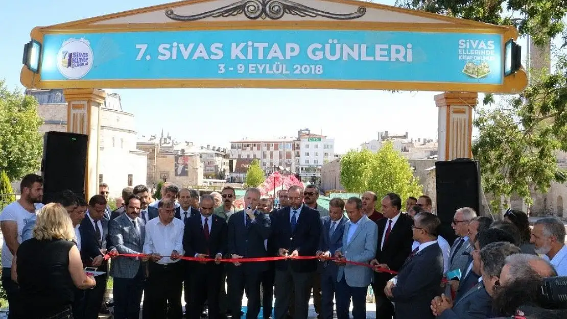 'Sivas´ta Kitap Fuarı açıldı'