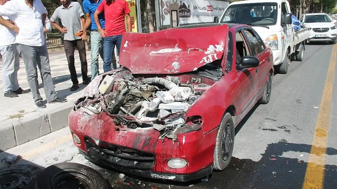 'Elazığ´da 2 ayrı trafik kazası: 7  yaralı'