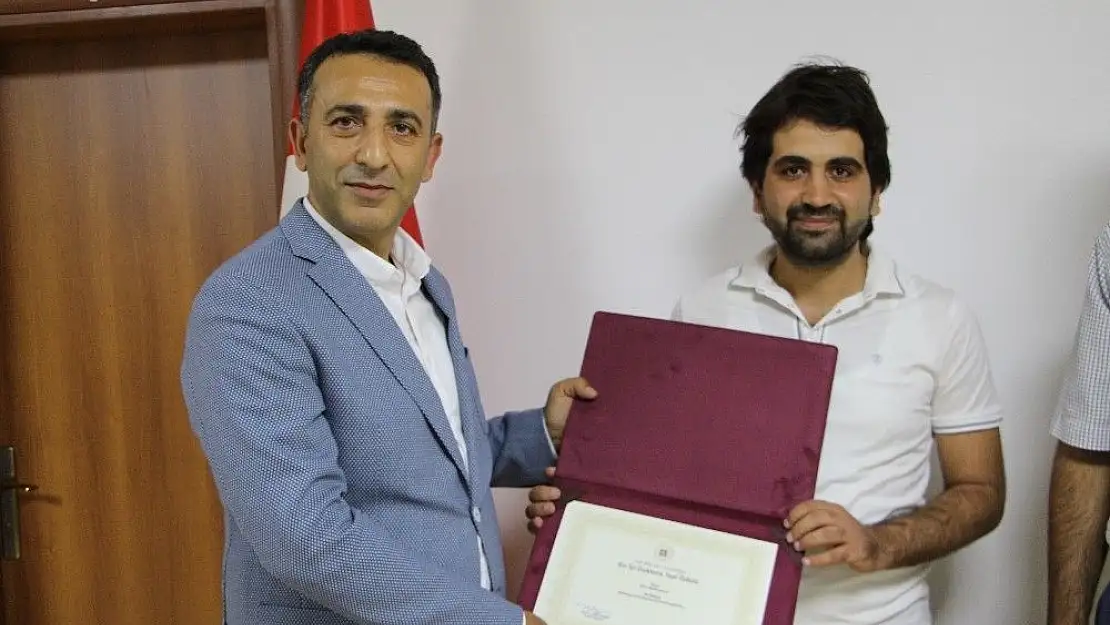 'FÜ´de  `En İyi Tez Ödül´  töreni'