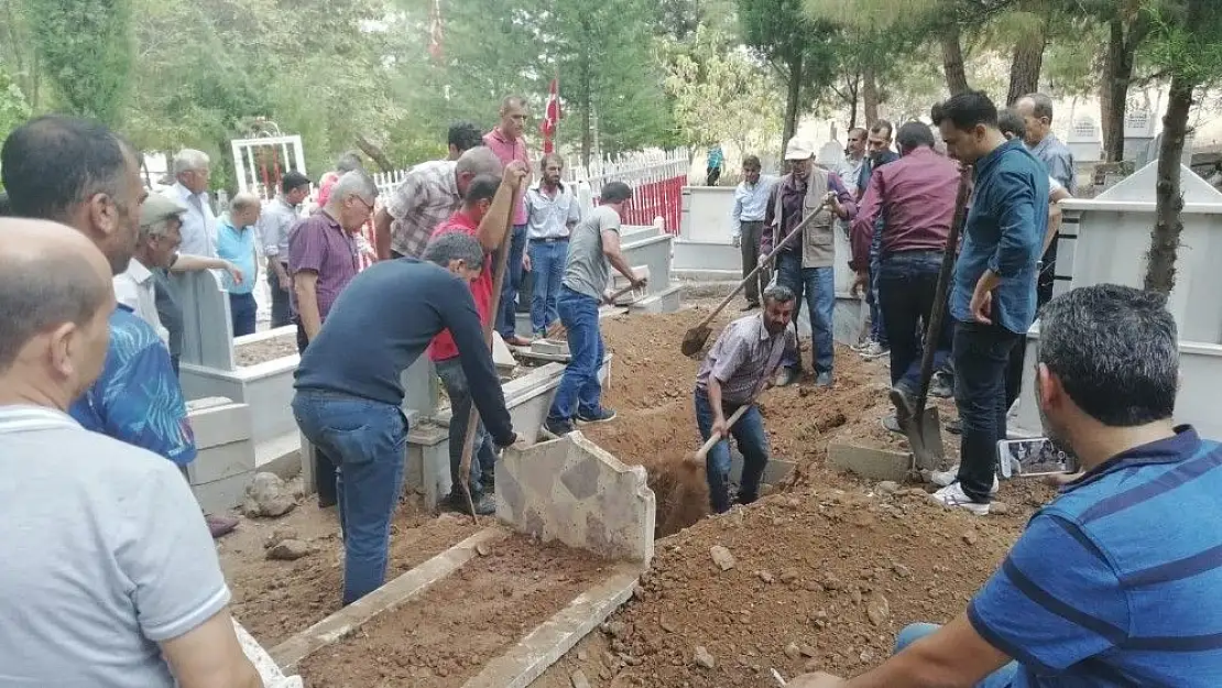'Morgda cenazeler karışınca mezar açıldı'