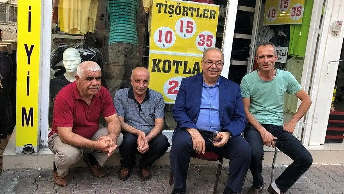 'Başkan Kutlu esnaflarla bir araya geldi'