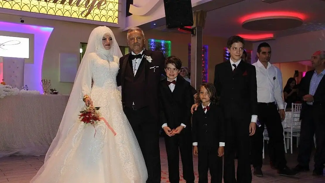 'Suriyeli eczacının gelinlik hayali 13 yıl sonra gerçek oldu'