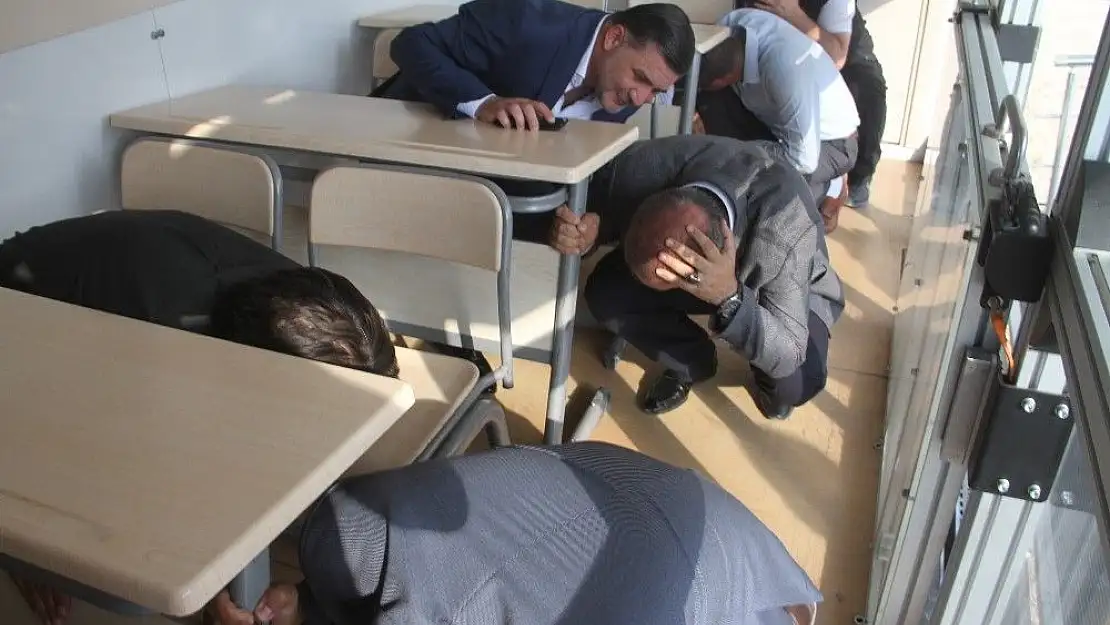 'Vatandaşlar depremi sanal simülasyonla yaşadı'