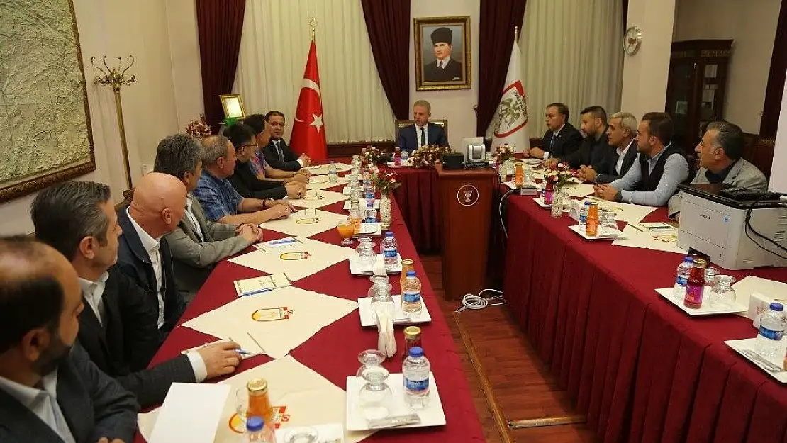 'Vali Gül´den ekmeğe zam yapmayan fırıncılara teşekkür'
