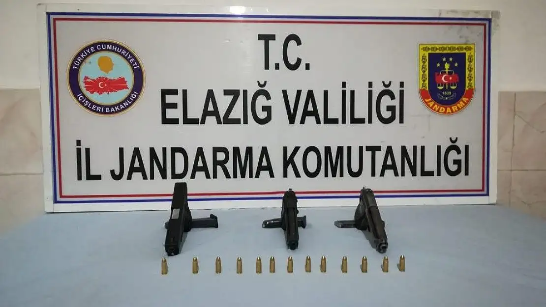 'Jandarma ekipleri, ruhsatsız 3 tabanca ele geçirdi'