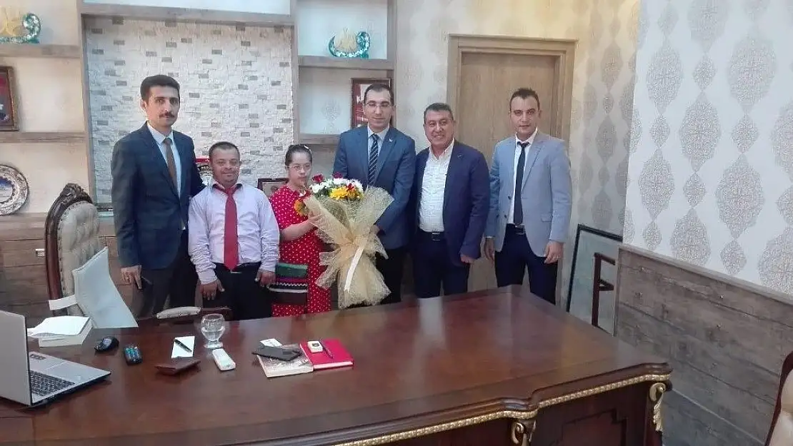 'Kaymakam Özdemir´e özel çocuklardan ziyaret'