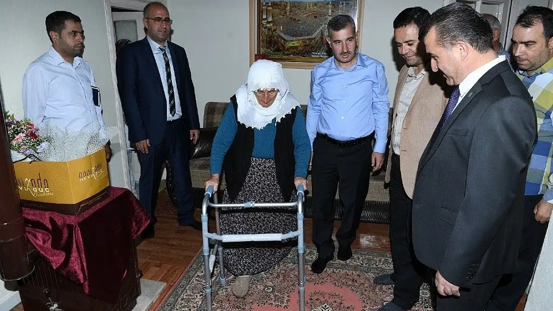 'Çınar´dan 81 yaşındaki Hidayet Teyze´ye ziyaret'
