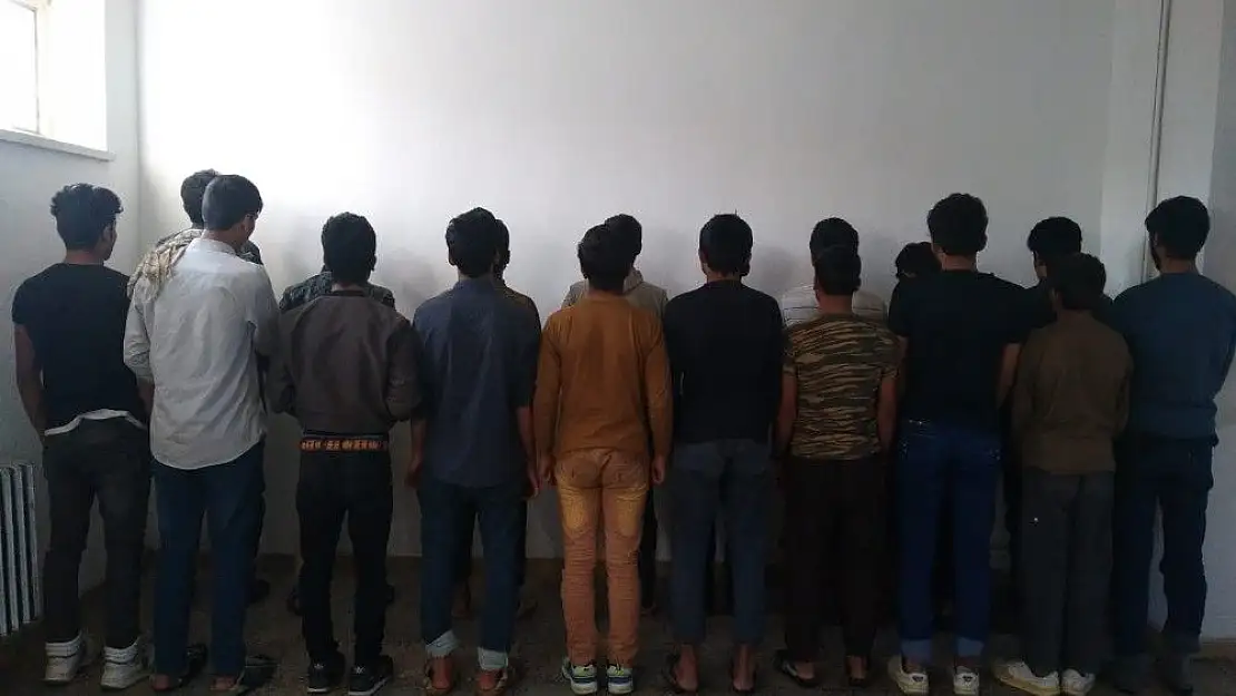 'Elazığ´da kaçak 43 göçmen yakalandı'