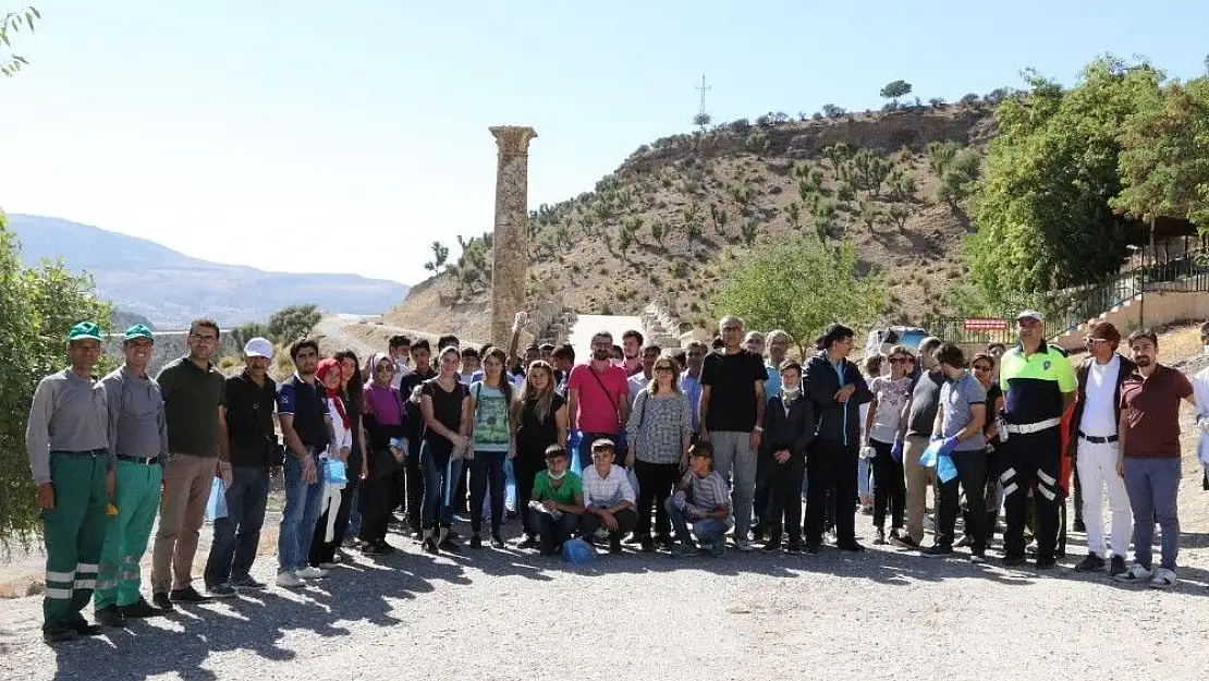 'Tarihi Cendere köprüsünde yürüyüş yapıldı'