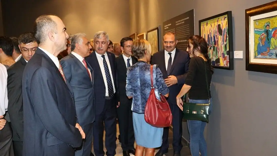 'TCMB Sanat Koleksiyonu´nda yer alan eserler Malatya´da sergilendi'