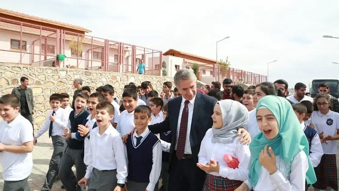'Elazığ´daki Türkiye´nin en modern hayvan hastanesine ziyaretçi akını'