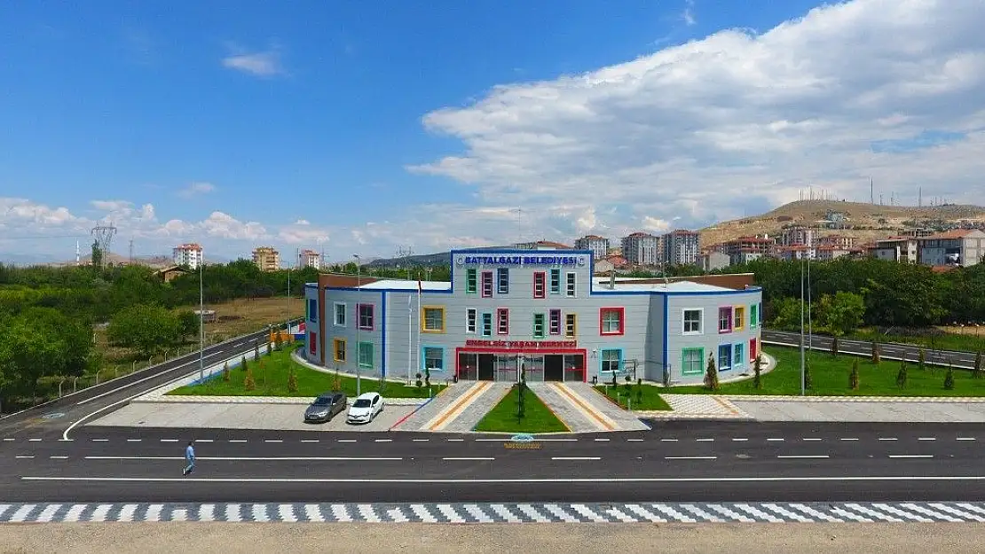 'Engelsiz Yaşam Merkezi´nde eğitim çalışmaları devam ediyor'