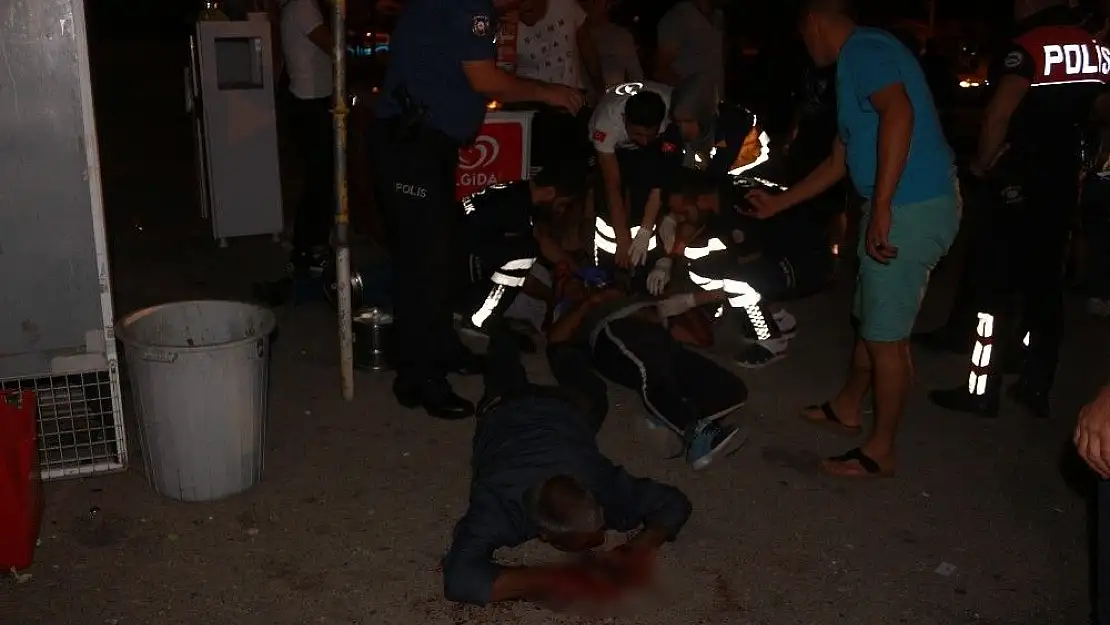 'Gözaltındaki şahsa ateş açan grup ile polis çatıştı: 11 yaralı'
