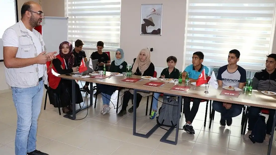 'Suriyeli öğrencilere gazetecilik eğitimi'