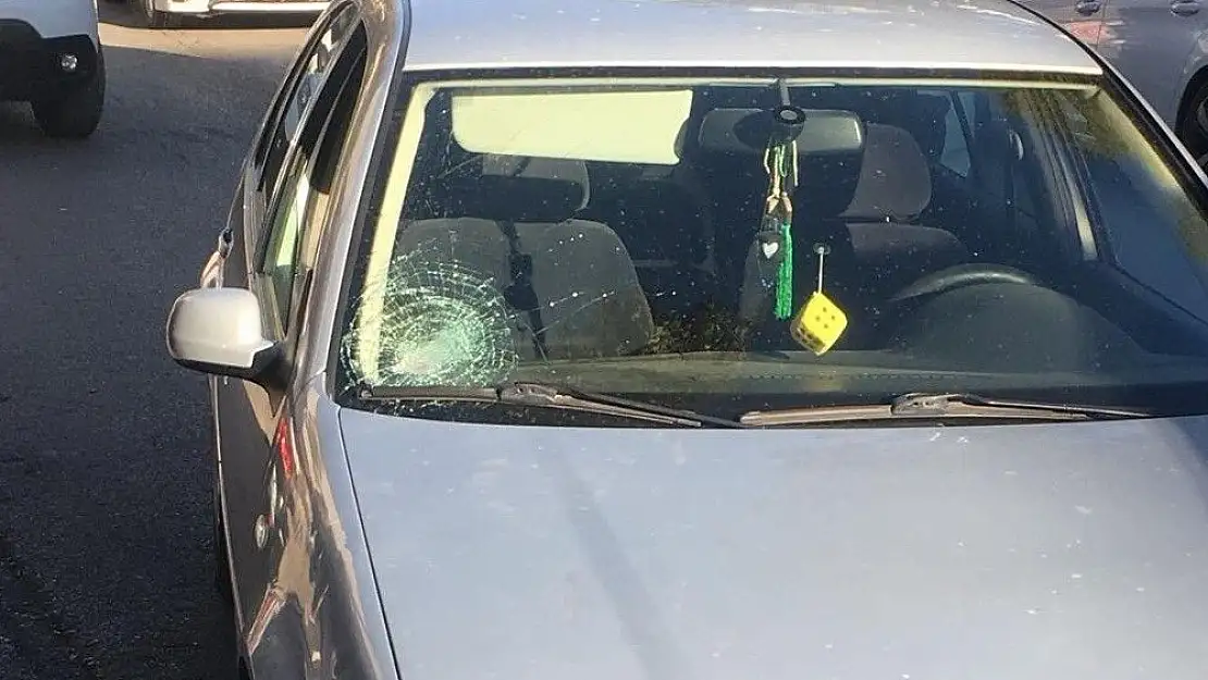 'Otomobil yayaya çarptı'