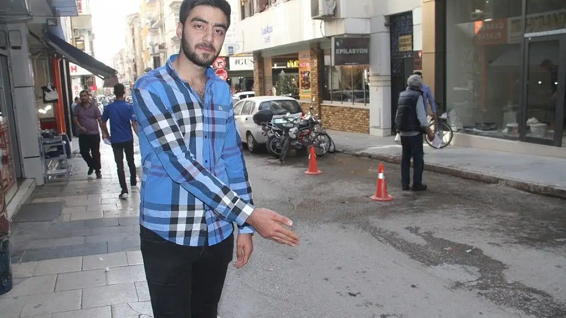 'Elazığlı genç, bulduğu 75 bin TL´yi sahibine teslim etti'