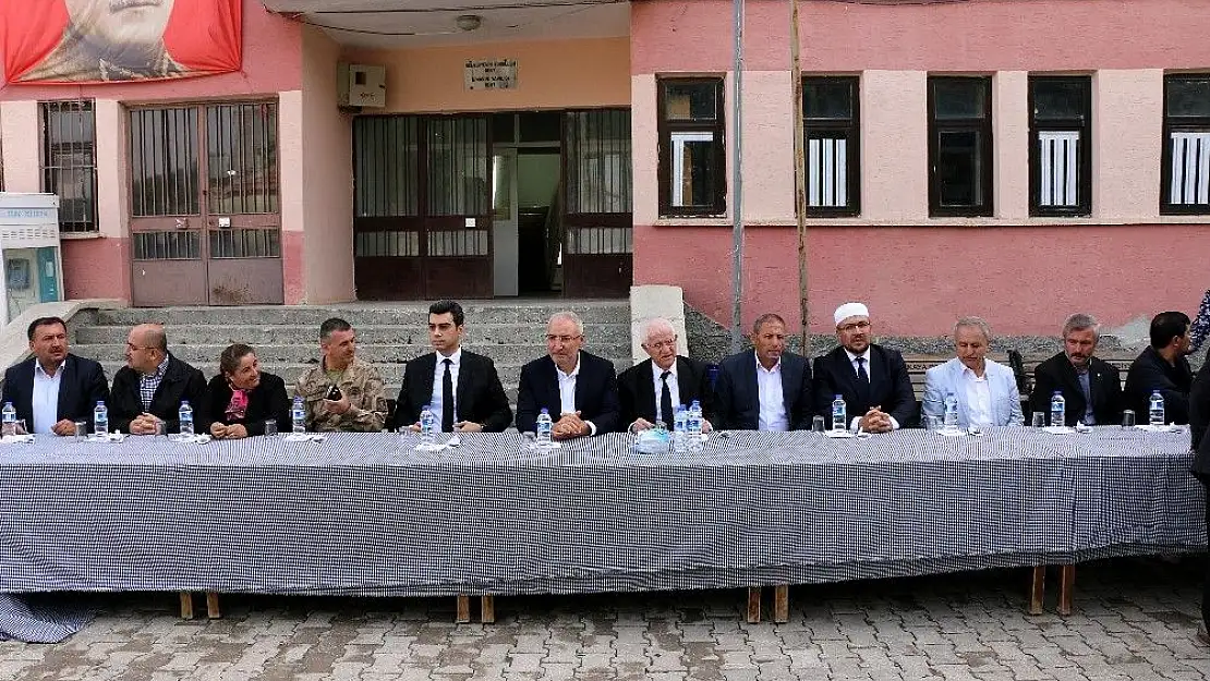 'Depremde zarar gören cami yeniden yapıldı'