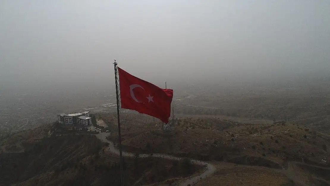 'Elazığ´da toz bulutu etkili oluyor'