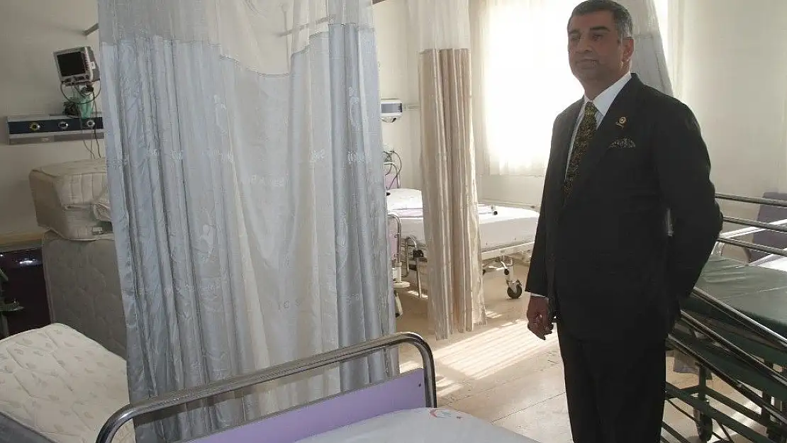 'Milletvekili Erol, içi boşaltılmaya başlanan hastanede inceleme yaptı'