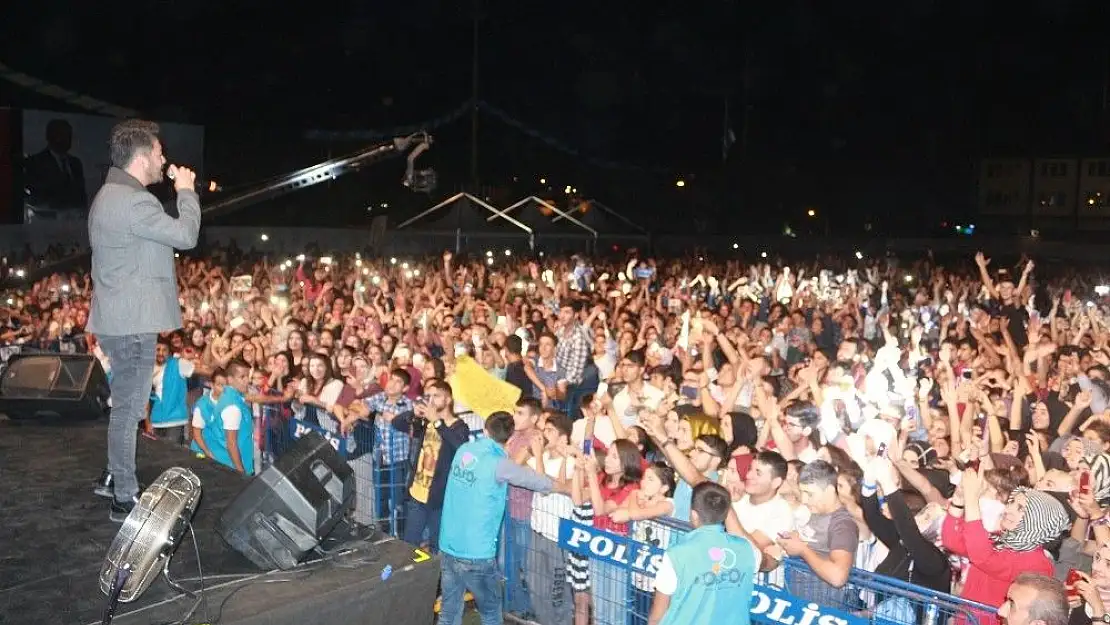 'Yusuf Güney konseri büyük ilgi gördü'