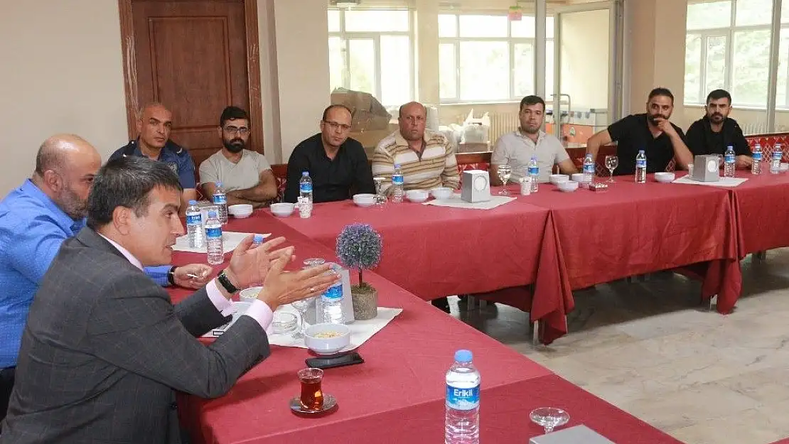 'Müdür Alper taraftar grupların temsilcileri ile bir araya geldi'