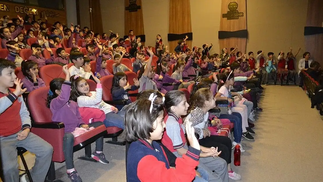'Çocukların tiyatro keyfi'
