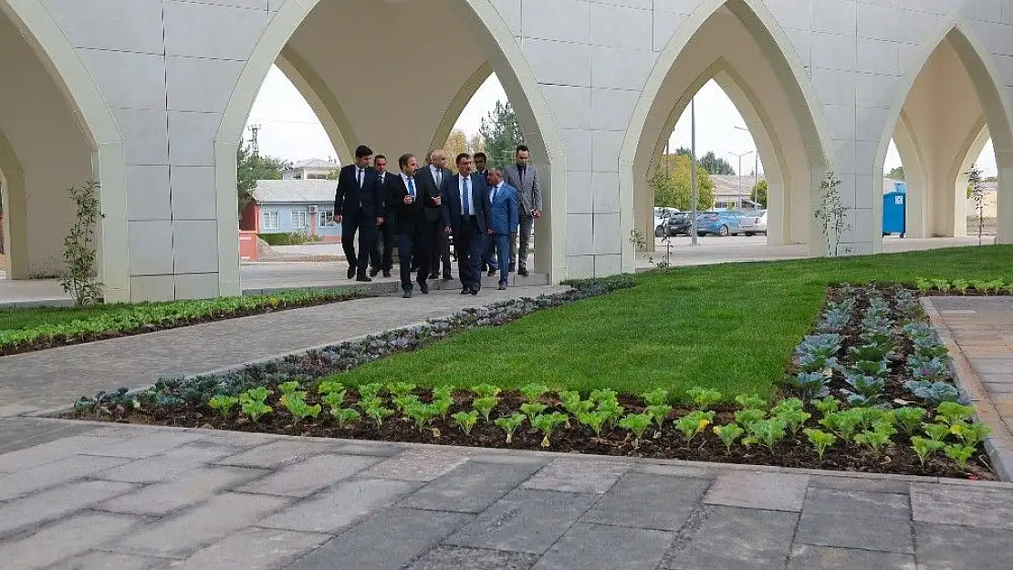 'Gürkan´dan Turgut Özal Üniversitesi´ne destek sözü'