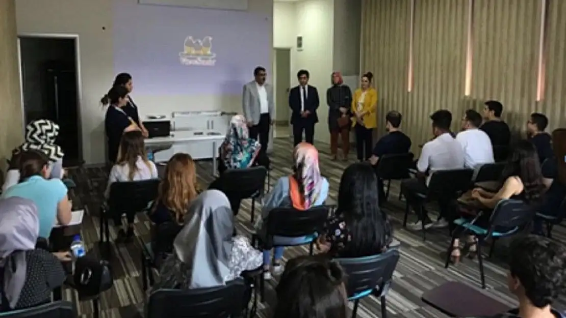 'İŞKUR, üniversite mezunlarına mesleki deneyim kazandırıyor'