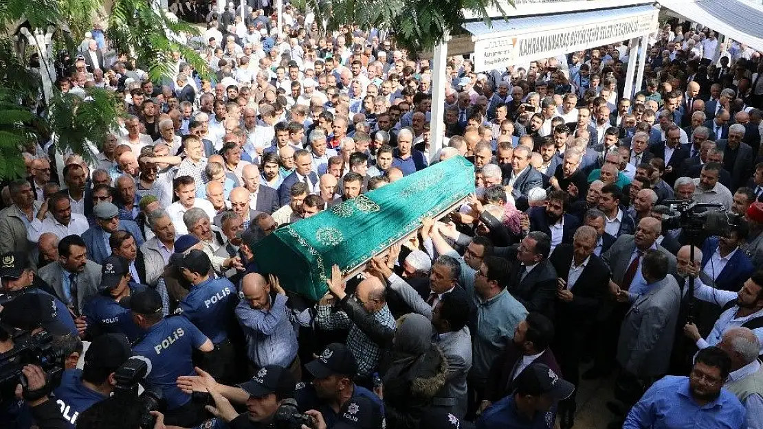 'Ünlü Şair Bahaettin Karakoç son yolculuğuna uğurlandı'