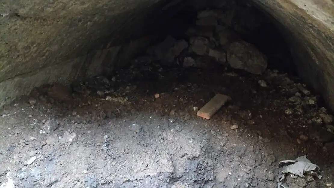'Çifte Minareli Medrese´deki geçitler kazıyla gün yüzüne çıkartıldı'