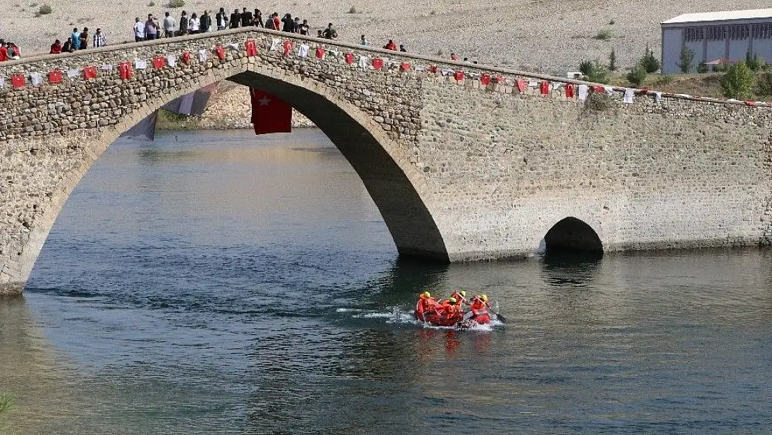 'Rafting R4 Türkiye Şampiyonası, Kahramanmaraş´ta start aldı'