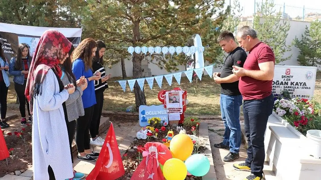 'Şehit Bedirhan bebeğin mezarına ziyaretçi akını'
