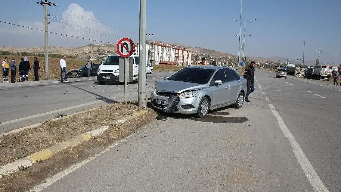 'Sivas´ta trafik kazası: 4 yaralı'
