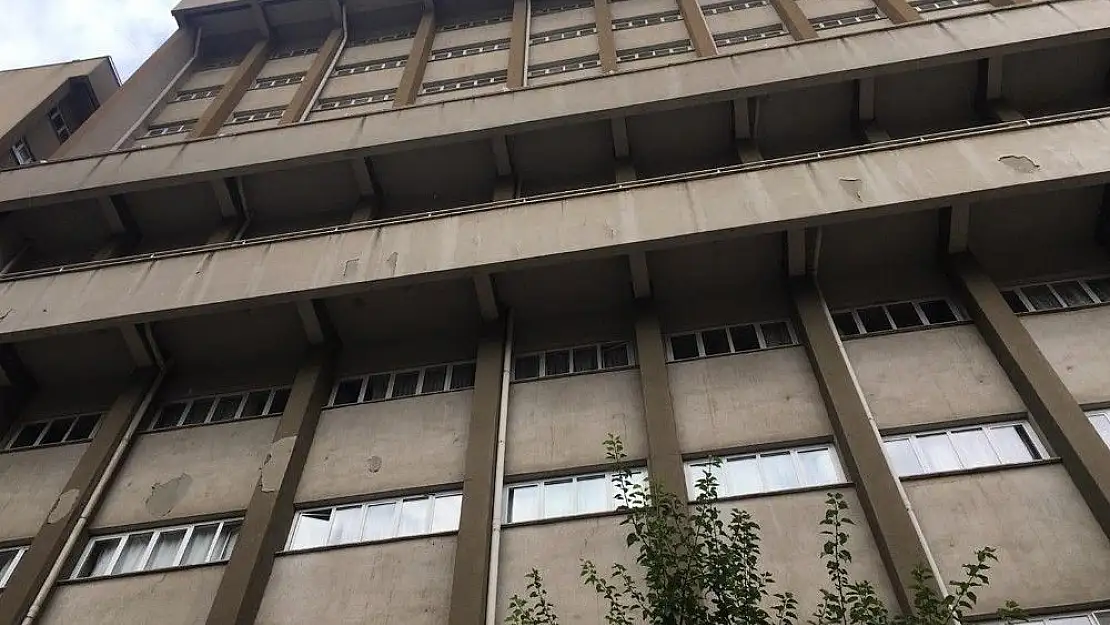'Hastanenin kafeteryasından atlayan şahıs öldü'