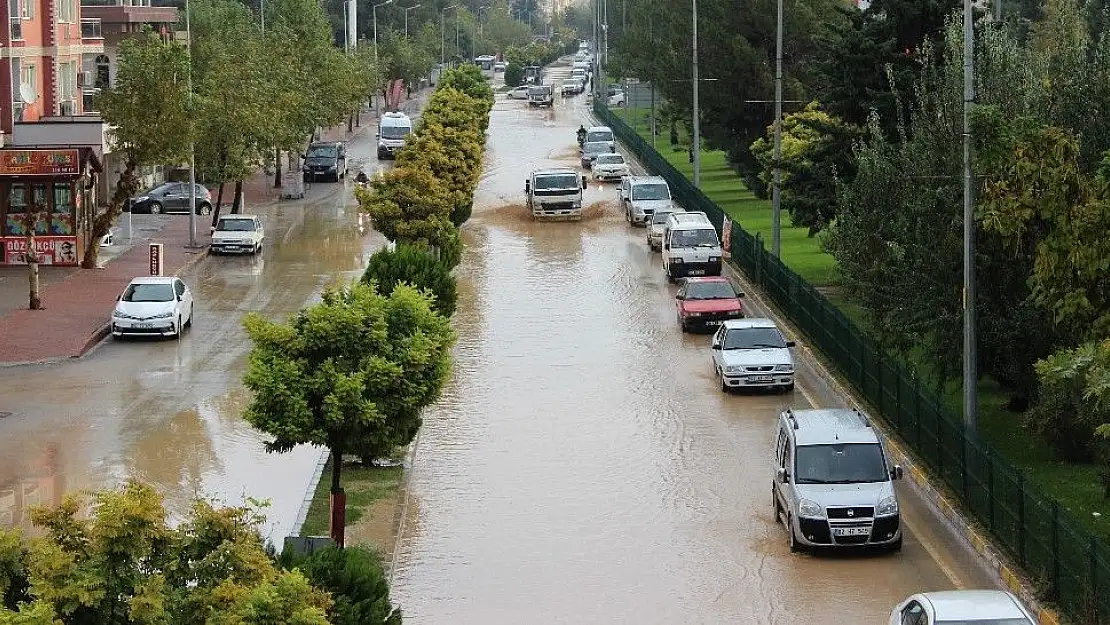 'Adıyaman´da şiddetli yağmur etkisini sürdürüyor'